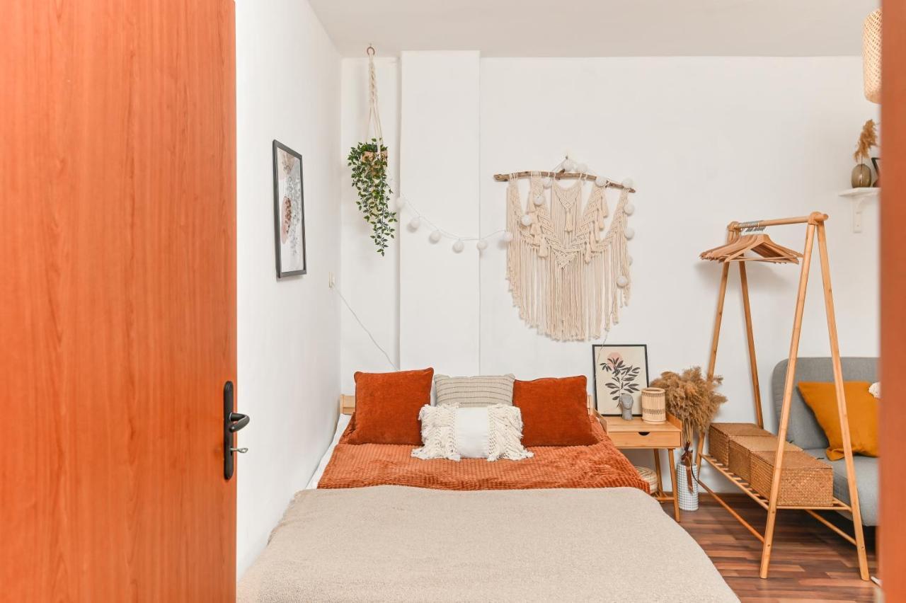 Cosy&Art 1Bd Apartment Next To Slaveykov Square Sofya Dış mekan fotoğraf